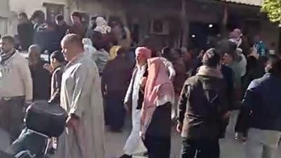 ماتت حزنًا عليه.. تشييع جنازة أم لحقت بنجلها بعد وفاته بأسبوع في مطروح | بث مباشر