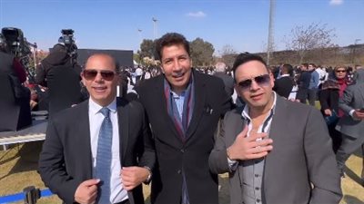 هاني رمزي ومصطفى قمر يحتفلان بتخرج نجليهما من الجامعة الأمريكية: مش هندفع تاني