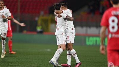 ميلان يقتنص 3 نقاط مهمة أمام مونزا في الدوري الإيطالي