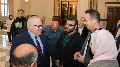 الخشت يوجه بتوسيع قاعدة المشاركة الطلابية في جميع أنشطة الجامعة 