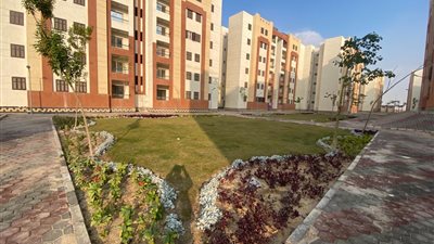 وزير الإسكان يتابع الموقف التنفيذي للمشروعات السكنية والطرق بمدينة العبور الجديدة