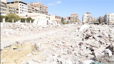 بعد الانتهاء من إزالته.. محافظ بورسعيد يتفقد سوق البالة القديم للبدء في تطوير المنطقة