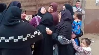 أهالي قرية بطا ببنها يشيعون جثمان الشاب المصري مصطفى حمدي المتوفى بالأردن| صور