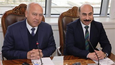 محافظ أسوان يلتقي وزير النقل ويستعرض المشروعات المخطط تنفيذها ضمن المنطقة اللوجستية العالمية