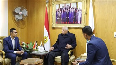 محافظ الوادي الجديد يستقبل طلاب كلية الإعلام بـ جامعة الأزهر