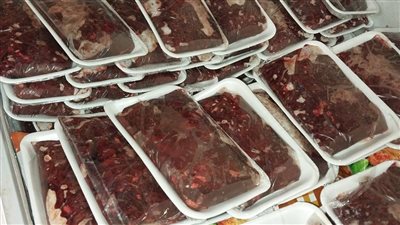 بيطري القاهرة: ضبط نصف طن لحوم وسجق بدون بيانات بمدينة نصر 