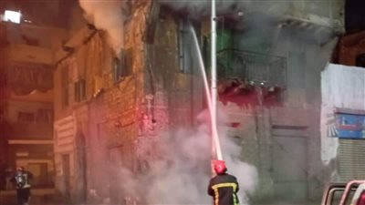 السيطرة على حريق في عقار خال من السكان.. وانهيار أجزاء من مدرسة بالإسكندرية 