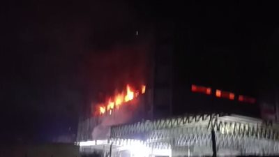 حريق بمصنع الجوهرة للصناعات الغذائية بالبحيرة.. والحماية المدنية تدفع بـ 15 سيارة إطفاء | صور