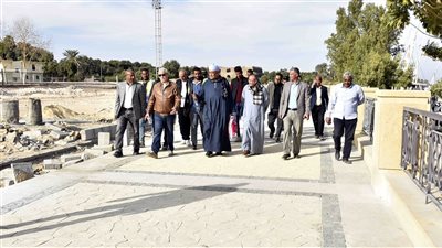 حدائق ومسرح مكشوف ومطاعم.. محافظ الأقصر يتفقد إنشاءات الكورنيش الجديد غرب المدينة 