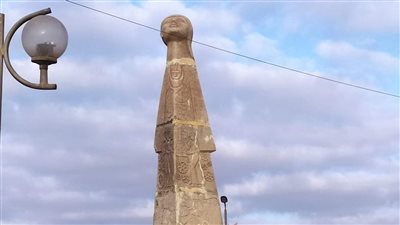 جهاز العاشر من رمضان يوضح حقيقة تمثال غريب بمدخل المدينة