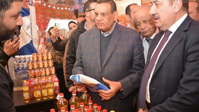وزير التنمية المحلية يفتتح معرض أهلا رمضان بشبين الكوم.. والمحافظ: لدينا 124 منفذا