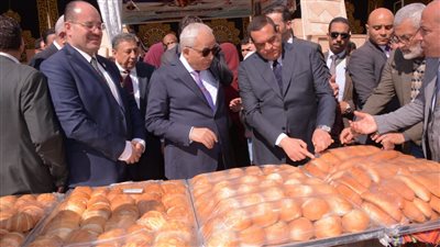 وزيرا التنمية المحلية والتربية والتعليم يفتتحان معرض منتجات المدارس الزراعية