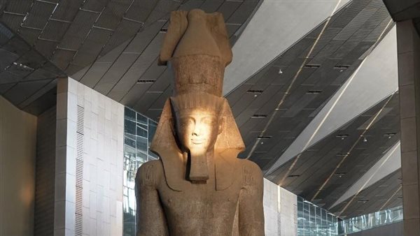 الشمس تتعامد على