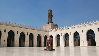 أول متحف إسلامي بالقاهرة.. الآثار تفتتح مسجد الحاكم بأمر الله بشارع المعز غدا 