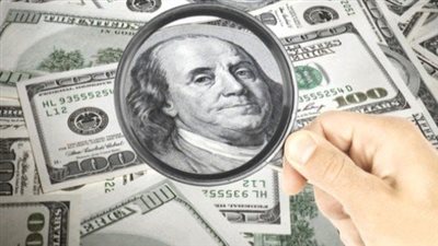 عبر صفحات الفلوس المزورة.. سقوط المتهم بترويج العملات المقلدة بشبين القناطر