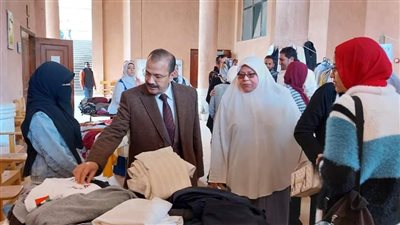 يضم 800 قطعة ملابس وأحذية.. افتتاح المعرض الخيري لطلاب كلية التربية ببنها