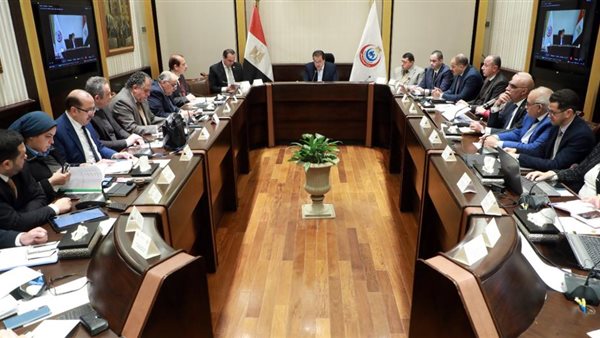 اجتماع وزير الصحة