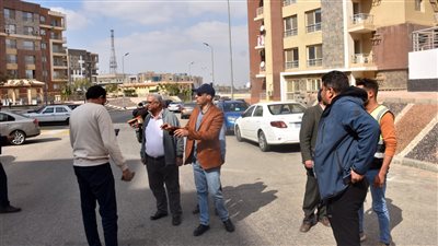 رئيس جهاز القاهرة الجديدة يشدد على الاهتمام بنظافة المحاور الرئيسية والداخلية