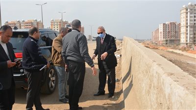 محافظ القليوبية يتابع جهود رفع القمامة بشبرا الخيمة ويتفقد أعمال ترميم كوبري الثلاجة