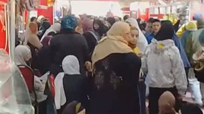 إقبال شديد وزحام من المواطنين على شراء الدجاج البرازيلي بمعرض أهلا رمضان بفيصل | بث مباشر 