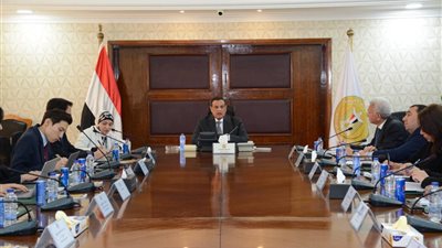 وزير التنمية المحلية يبحث مع وفد من كوريا الجنوبية مجالات التعاون المشترك | صور