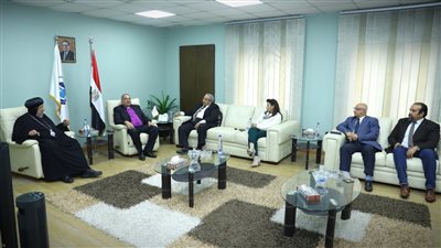 رئيس الإنجيلية يستقبل الأنبا أرميا ومطران الكنيسة اللوثرية بالأراضي المقدسة للتهنئة بفوزه في الانتخابات