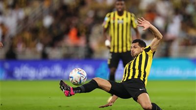 إيقاف طارق حامد مباراة وتغريمه 10 آلاف ريال بعد واقعته مع حارس الفيحاء