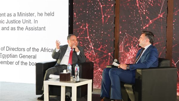 وزير المالية يشارك