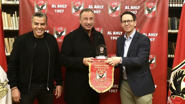 الخطيب يستقبل مدير