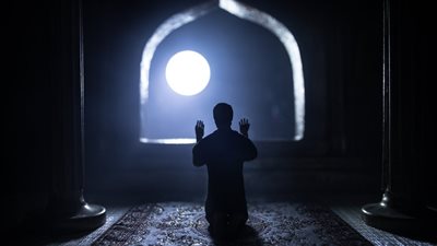 آيات لفك الكرب الشديد.. و3 سور كاملة احرص عليها في القرآن الكريم