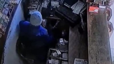 عاوز حق اللحمة.. أول تعليق من صاحب السوبر ماركت في واقعة السرقة لتوزيع لحوم على المواطنين 