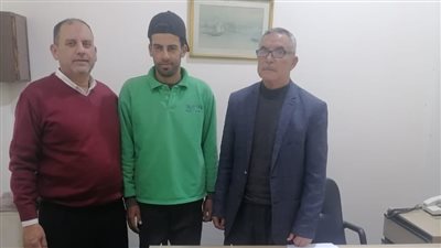 القوى العاملة: تسليم 14 عقد عمل لذوي همم بشمال سيناء