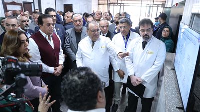 وزير الصحة يوجه برفع كفاءة بعض أسرّة القسم الداخلي بمستشفى دمياط التخصصي