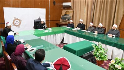 مضاعفة الأنشطة الدعوية.. وزير الأوقاف يجتمع بأئمة المساجد الكبرى استعدادًا لشهر رمضان
