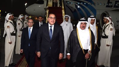 مدبولي يصل إلى الدوحة وجلسات مباحثات موسعة مرتقبة