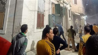 وفاة 3 أشخاص وإصابة رضيع عمره 15 يومًا في انهيار عقار الجمرك بالإسكندرية 