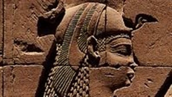 المعبودة وادجت الحامية