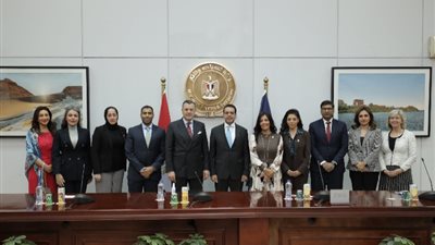 وزير السياحة يستقبل وفدًا من غرفة التجارة الأمريكية بالبحرين