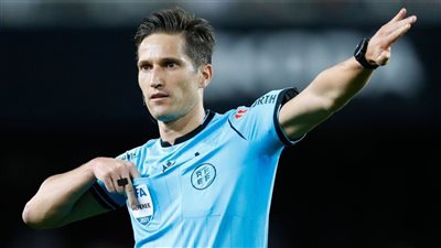 مونتيرو حكما لمباراة ريال مدريد وبرشلونة في كأس إسبانيا