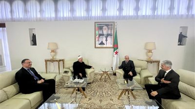 مفتي الجمهورية يلتقي وزير الشئون الدينية الجزائري ويبحثان سبل التعاون المشترك 