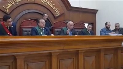 إحالة أوراق المتهمين بقتل طالب جامعي لسرقة دراجته البخارية بالشرقية | بث مباشر