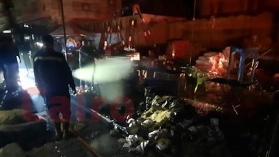 تفحم بالكامل.. تفاصيل حريق يلتهم معرض أهلا رمضان للسلع الغذائية في ملوي بالمنيا| تقرير بالصور