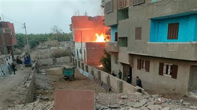 السيطرة على حريق سقف منزل ببنها دون خسائر بشرية 