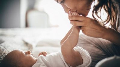 دراسة| الأمهات في أوائل العشرينيات من العمر أكثر عرضة للإصابة بالنوبة القلبية والسكتة الدماغية