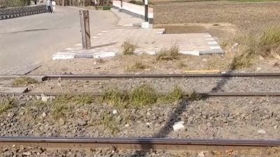 أثناء عبورهما المزلقان.. تفاصيل مصرع طالبتين أسفل عجلات قطار بالشرقية| بث مباشر