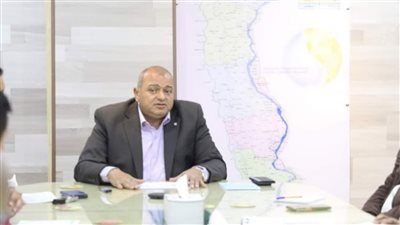 رئيس مياه المنيا يناقش الاستفادة من أعمال توصيلات الصرف الصحي بقرى حياة كريمة