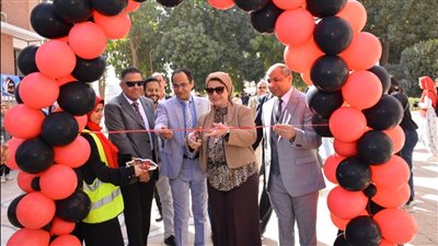 جامعة أسيوط تشهد افتتاح معرض الأسر المنتجة بكلية التربية