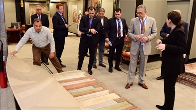 تنسيق بين الهيئة العامة للاستثمار ومجموعة النساجون الشرقيون لتعميق صناعة السجاد في مصر