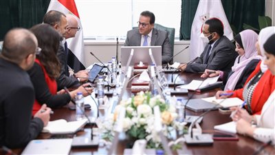 وزير الصحة يبحث التعاون مع شركة روش السويسرية لتوطين صناعة أدوية الأورام 