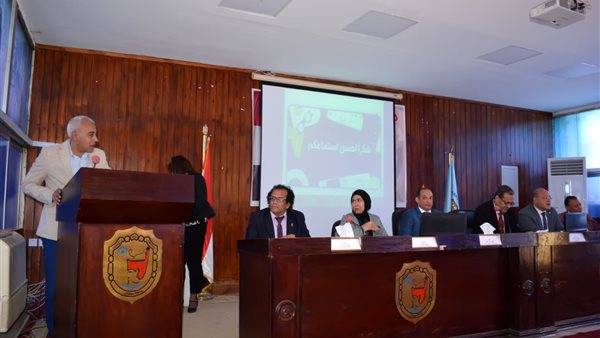 جانب من الندوة 